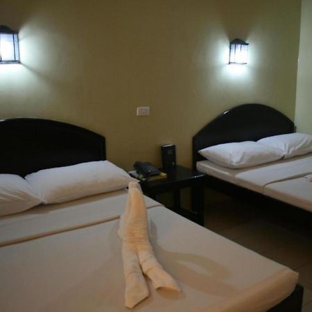 Sampaguita Suites Plaza Garcia Себу Экстерьер фото
