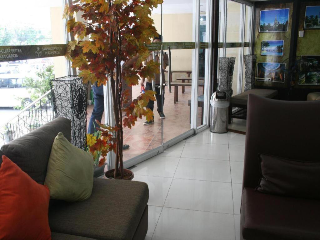 Sampaguita Suites Plaza Garcia Себу Экстерьер фото
