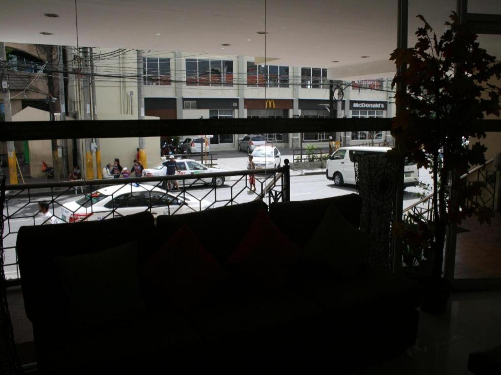 Sampaguita Suites Plaza Garcia Себу Экстерьер фото
